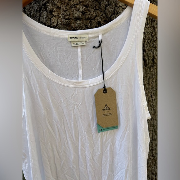 PrAna Women’s White Tank - Picture 4 of 4